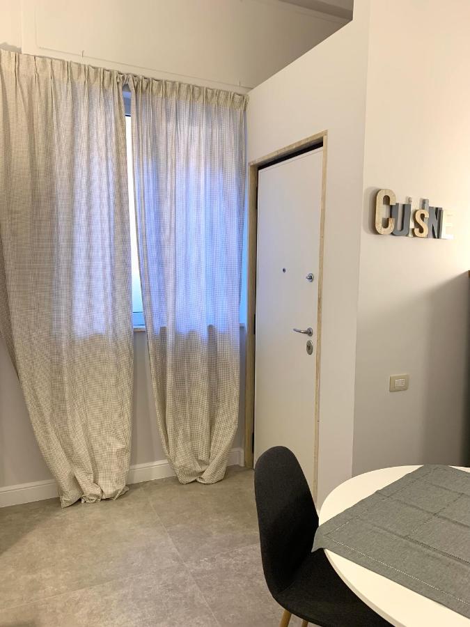 Apartment Rent Casa Almika Bari Bagian luar foto