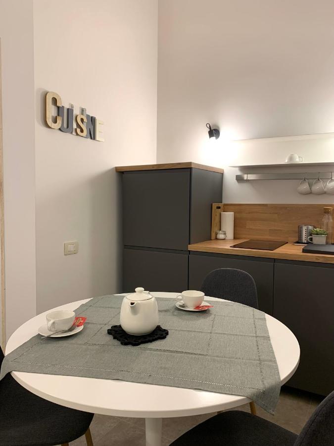 Apartment Rent Casa Almika Bari Bagian luar foto
