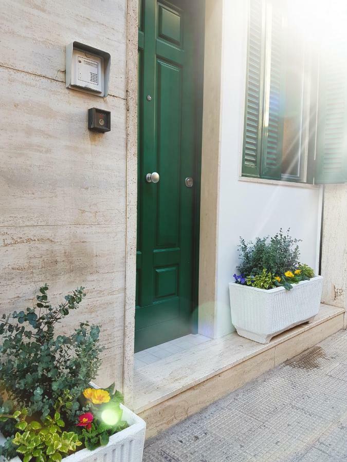 Apartment Rent Casa Almika Bari Bagian luar foto